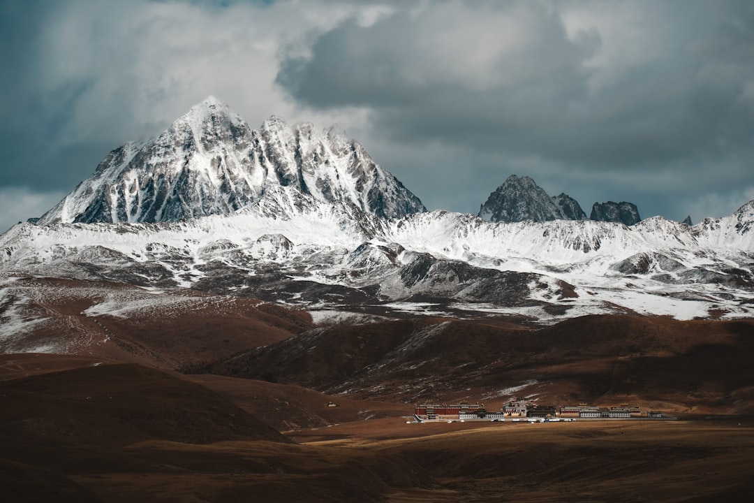 Luxury vs. Affordable: Outdoor Travel Experiences Unveiled